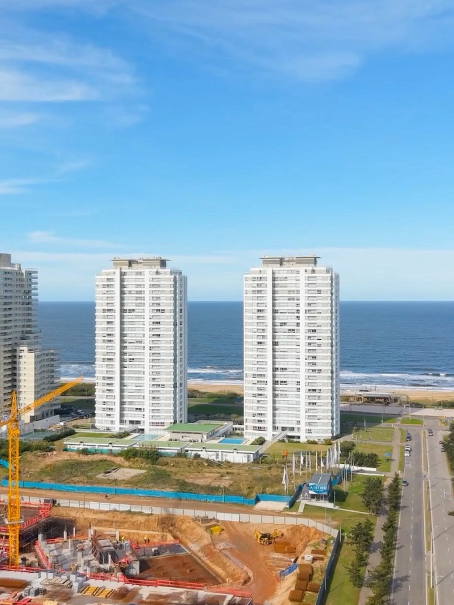 Avance de obra de EVE Tower en Parada 8 de Playa Brava